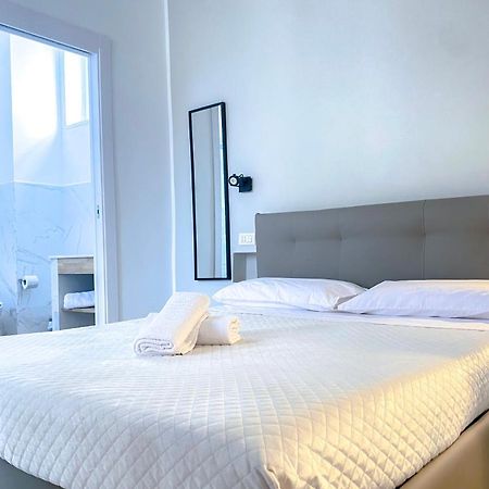 פלרמו Leone Suite B&B & Restaurant מראה חיצוני תמונה