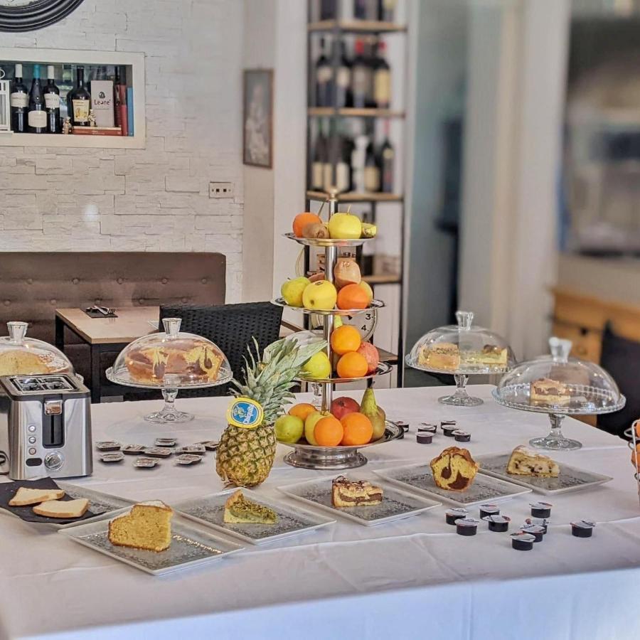 פלרמו Leone Suite B&B & Restaurant מראה חיצוני תמונה
