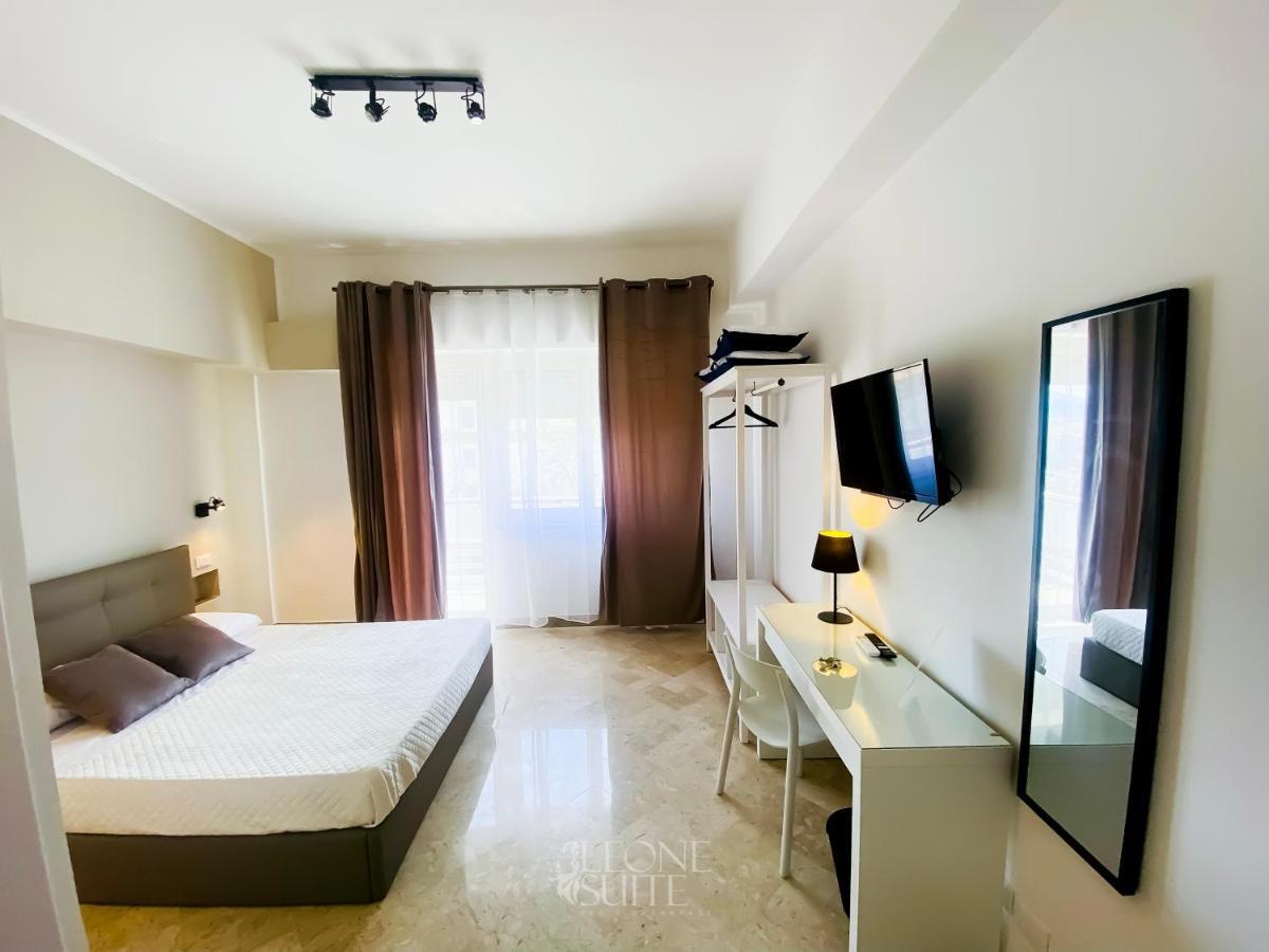 פלרמו Leone Suite B&B & Restaurant מראה חיצוני תמונה