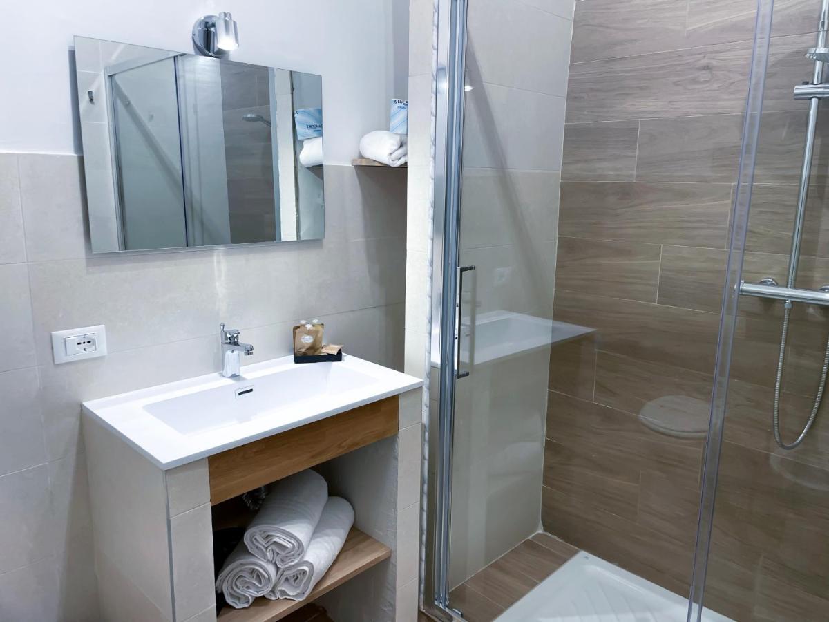 פלרמו Leone Suite B&B & Restaurant מראה חיצוני תמונה