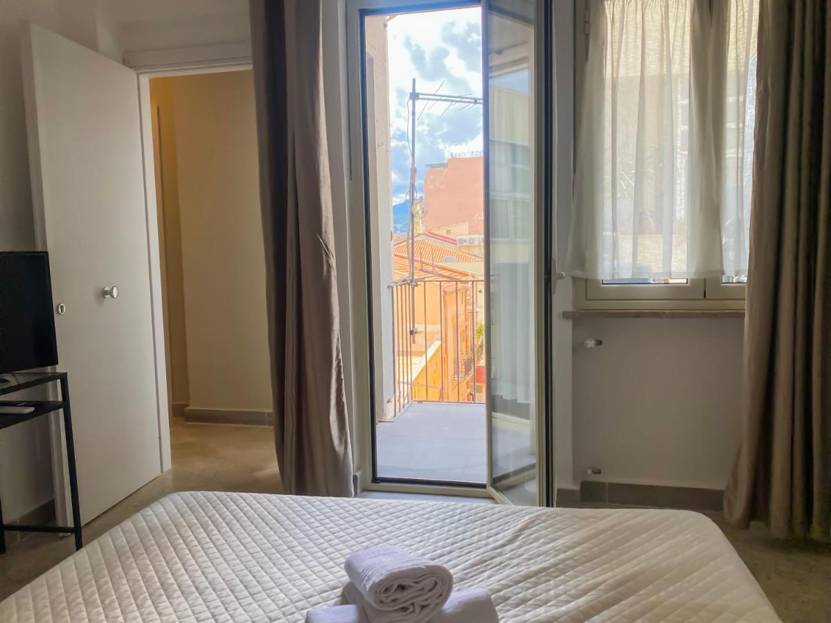 פלרמו Leone Suite B&B & Restaurant מראה חיצוני תמונה