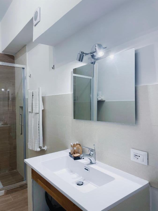 פלרמו Leone Suite B&B & Restaurant מראה חיצוני תמונה