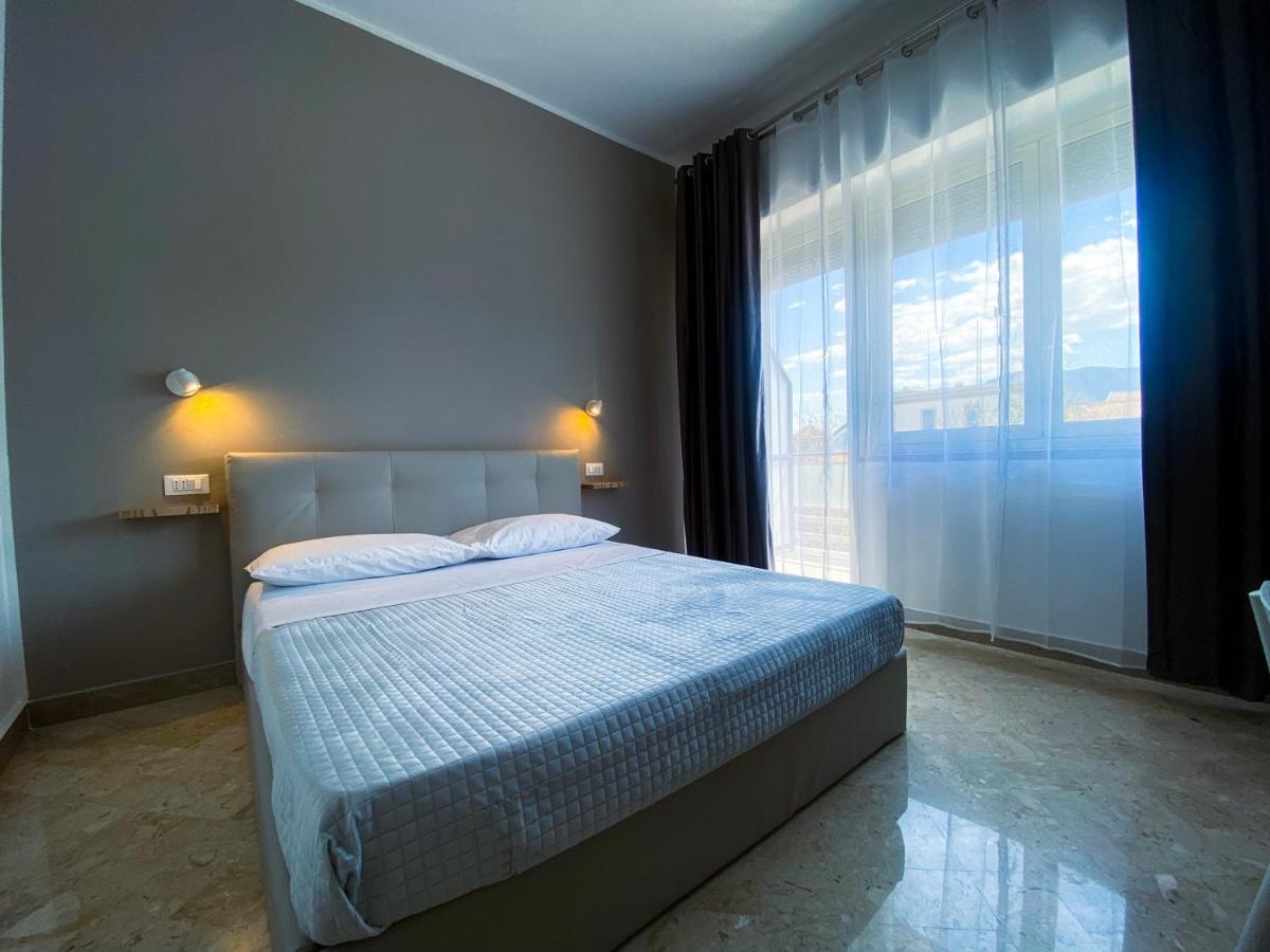 פלרמו Leone Suite B&B & Restaurant מראה חיצוני תמונה