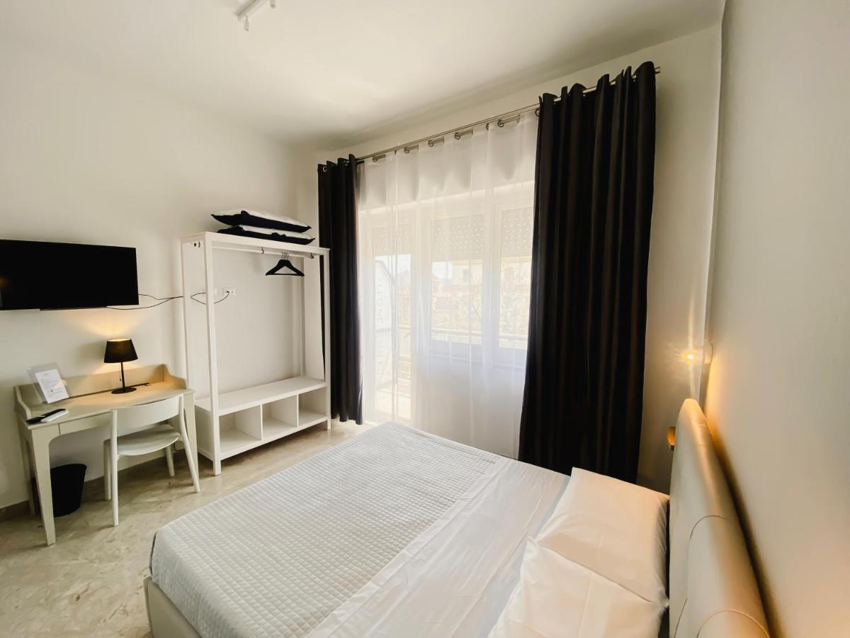 פלרמו Leone Suite B&B & Restaurant מראה חיצוני תמונה