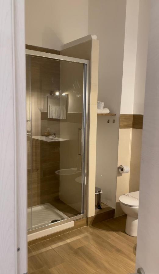 פלרמו Leone Suite B&B & Restaurant מראה חיצוני תמונה