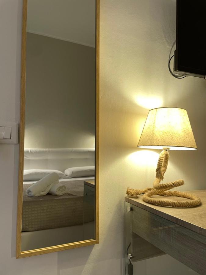 פלרמו Leone Suite B&B & Restaurant מראה חיצוני תמונה